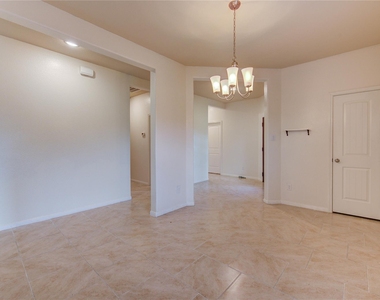 734 Mill Spring Court - Photo Thumbnail 8