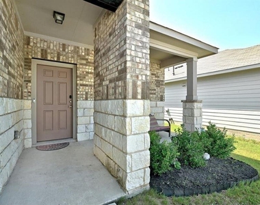 3705 Conyers Ln - Photo Thumbnail 2