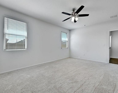 3705 Conyers Ln - Photo Thumbnail 13