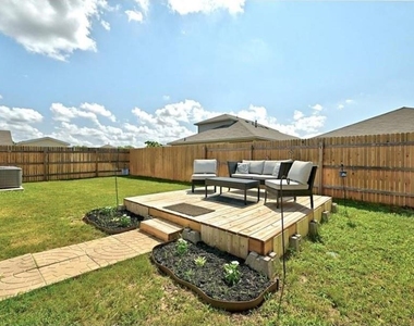 3705 Conyers Ln - Photo Thumbnail 28
