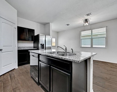 3705 Conyers Ln - Photo Thumbnail 9