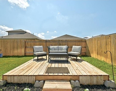 3705 Conyers Ln - Photo Thumbnail 29