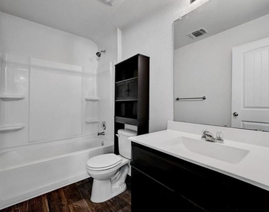 3705 Conyers Ln - Photo Thumbnail 23