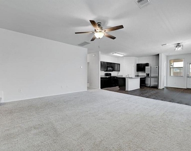 3705 Conyers Ln - Photo Thumbnail 5