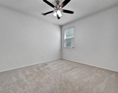 3705 Conyers Ln - Photo Thumbnail 16