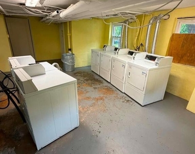 3051 Patrick Henry Drive - Photo Thumbnail 2