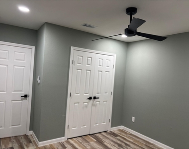 4013 Vaughn Street - Photo Thumbnail 8