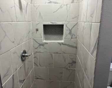 4013 Vaughn Street - Photo Thumbnail 15