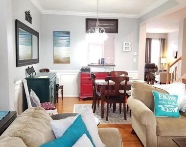 8234 Gunston Commons Way - Photo Thumbnail 9