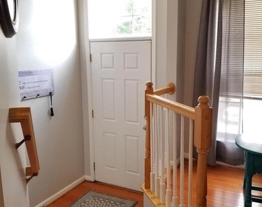 8234 Gunston Commons Way - Photo Thumbnail 3