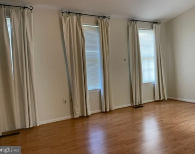 6268 Walkers Croft Way - Photo Thumbnail 9