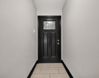 19326 Leafwood Lane - Photo Thumbnail 5