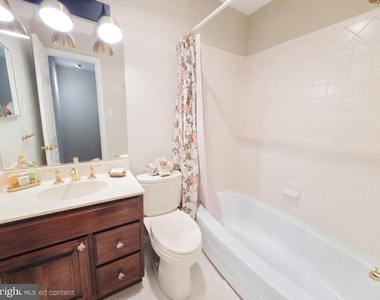 7629 Tiverton Drive - Photo Thumbnail 11