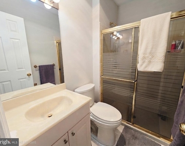 7629 Tiverton Drive - Photo Thumbnail 10