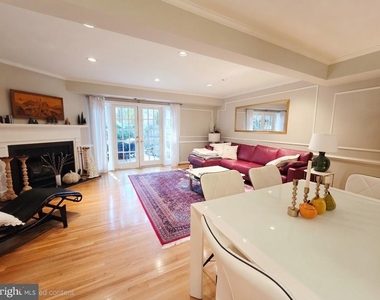 7629 Tiverton Drive - Photo Thumbnail 5