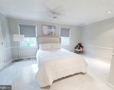 7629 Tiverton Drive - Photo Thumbnail 8