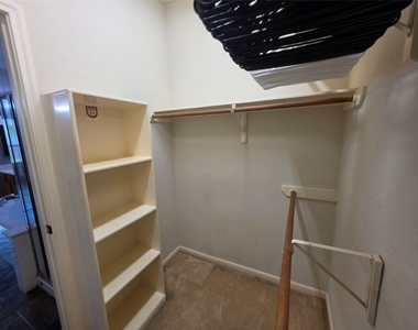 1138 Sussex Trail - Photo Thumbnail 15