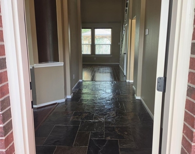 1138 Sussex Trail - Photo Thumbnail 2