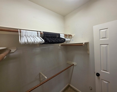 1138 Sussex Trail - Photo Thumbnail 14