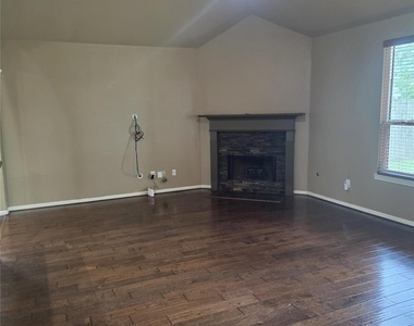 1138 Sussex Trail - Photo Thumbnail 6
