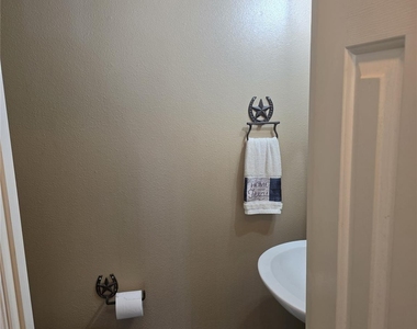 1138 Sussex Trail - Photo Thumbnail 9