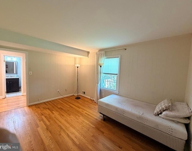 10802 Hunt Club Road - Photo Thumbnail 17