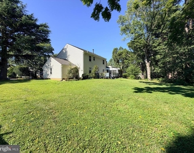 10802 Hunt Club Road - Photo Thumbnail 36