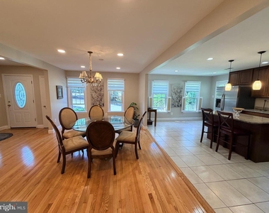 10802 Hunt Club Road - Photo Thumbnail 8