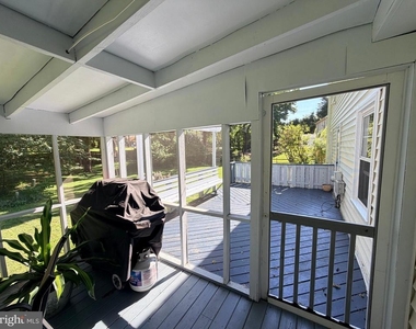 10802 Hunt Club Road - Photo Thumbnail 13