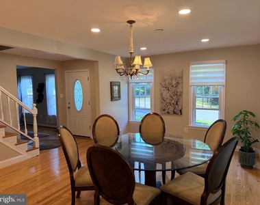 10802 Hunt Club Road - Photo Thumbnail 19