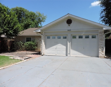 1625 Chippeway Ln - Photo Thumbnail 1