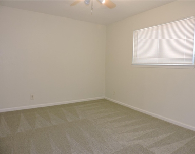 1625 Chippeway Ln - Photo Thumbnail 19