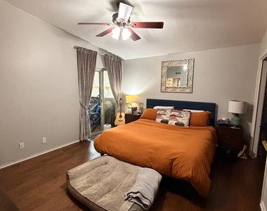 1304 Mariposa Dr - Photo Thumbnail 5