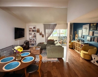 1304 Mariposa Dr - Photo Thumbnail 1