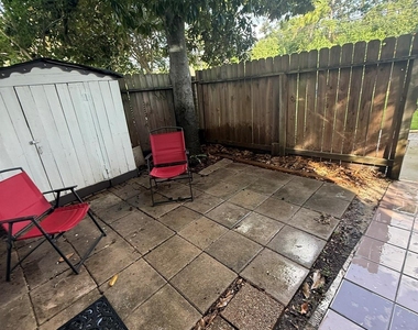 5329 Pinewilde Drive - Photo Thumbnail 6