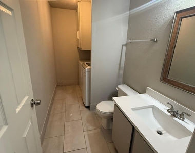 5329 Pinewilde Drive - Photo Thumbnail 9
