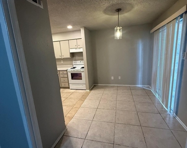 5329 Pinewilde Drive - Photo Thumbnail 4