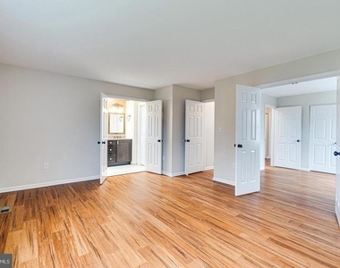 3022 Dower House Drive - Photo Thumbnail 27