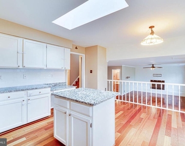 3022 Dower House Drive - Photo Thumbnail 18