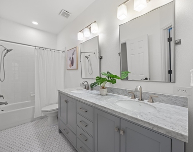1303 Quiet Creek Dr - Photo Thumbnail 18
