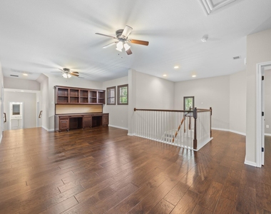 1303 Quiet Creek Dr - Photo Thumbnail 16
