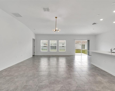 243 Hayley Street - Photo Thumbnail 2
