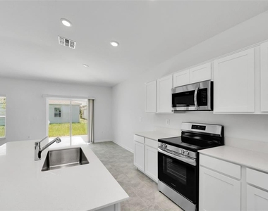 243 Hayley Street - Photo Thumbnail 10