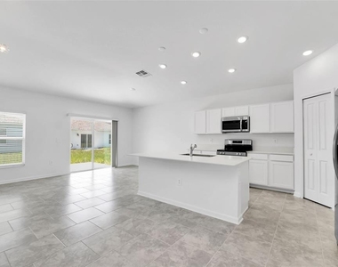 243 Hayley Street - Photo Thumbnail 5
