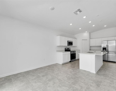 243 Hayley Street - Photo Thumbnail 7