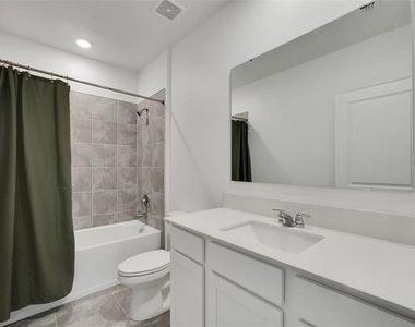 243 Hayley Street - Photo Thumbnail 19