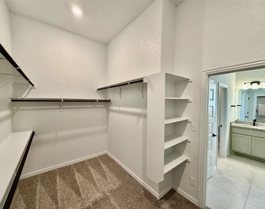191 Goshen Dr - Photo Thumbnail 5