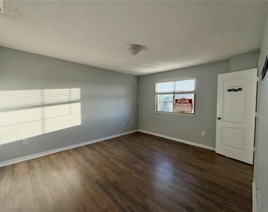 1031 Flowing Tide Drive - Photo Thumbnail 11