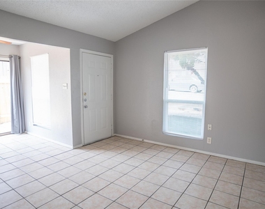 3003 Parker Ln - Photo Thumbnail 5