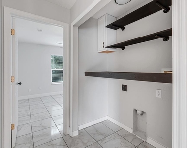 810 Valnera Court - Photo Thumbnail 20